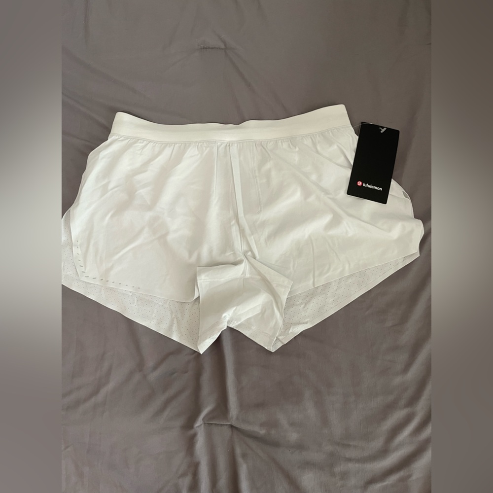 Lululemon Fast & Free mens shorts, 3 inch, white, size L.